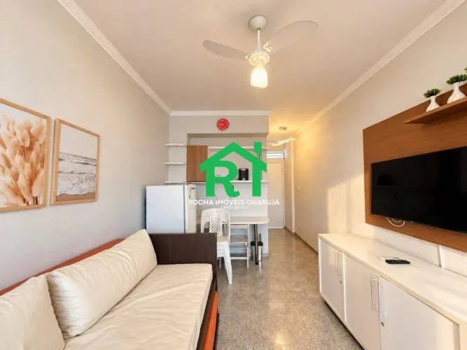 Apartamento beira mar com 1 quarto, lazer à venda em Pitangueiras, Guarujá.