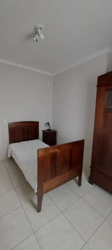 Aluguel de quarto mobiliado para mulher