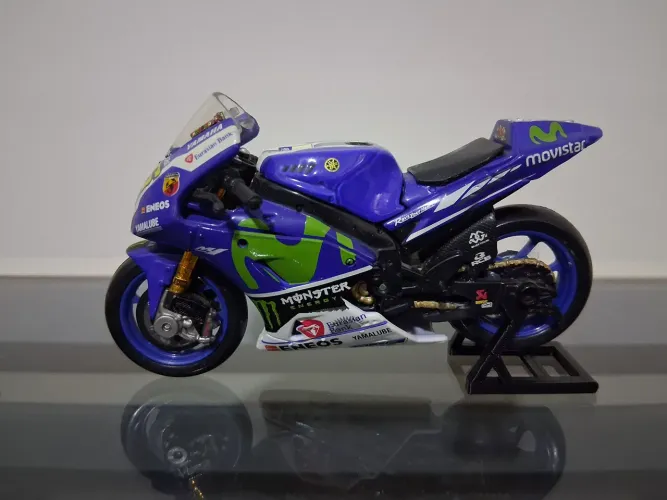 Miniatura Moto GP Maisto Yamaha #46 Valentino Rossi Escala 1/18