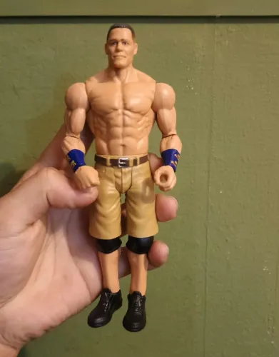 Boneco articulado John Cena colecionável