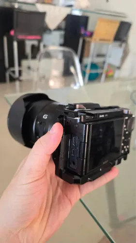 Câmera Sony ZVE-10