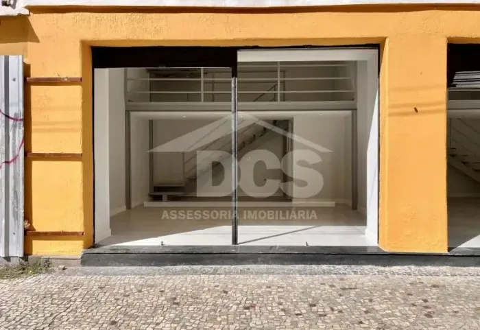 Loja para Alugar - Recém-Reformada. 36,98m² com Jirau. Ponto Comercial de Alto Fluxo no Ce