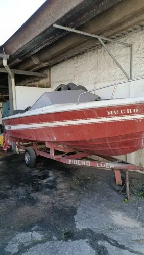 Vendo lancha marca nauplas modelo Match com carretinha e toldo. Sem motor.