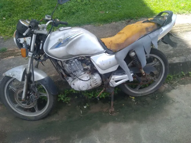 Suzuki yes sucata