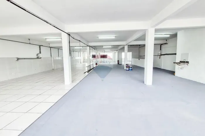 Sala Comercial Ampla no Centro de Juiz de Fora com 240m2