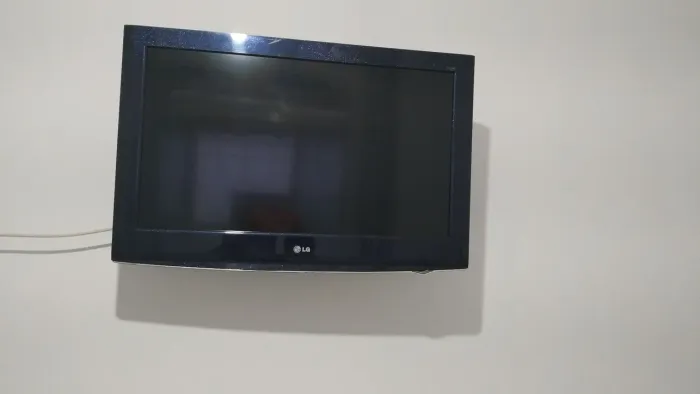 Vende-se uma TV