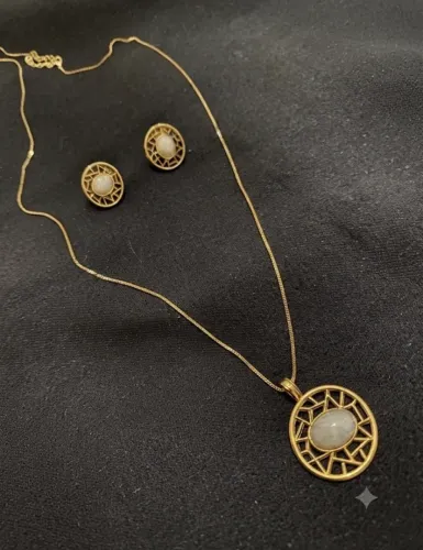Conjunto cordão e brinco semijoias