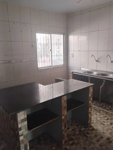 Ponto comercial/residencial no Conj.Maguari, Al:15; coqueiro. Incluso central de ar.