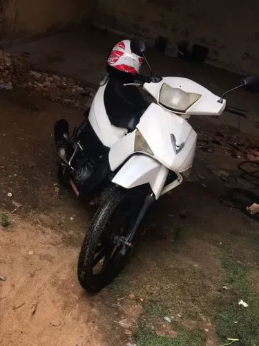 Vendo moto 50cc ano 2015 funcionando perfeitamente 