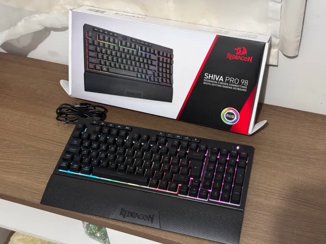 Teclado Redragon Shiva Pro 98 - Semi Novo, Tri-Mode, na Garantia, com Nota Fiscal