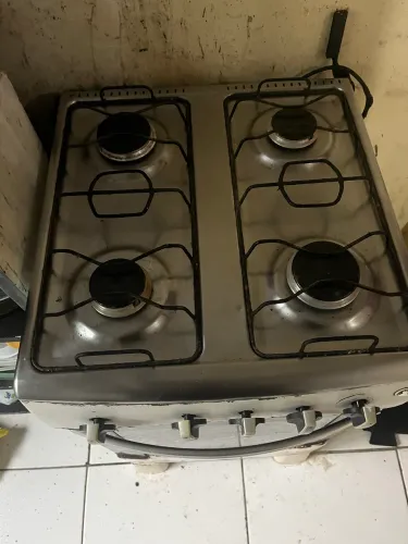 Fogão Itatiaia 4 bocas - forno funcionando