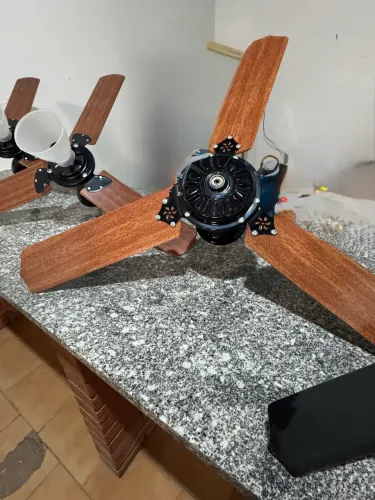 Ventiladores de teto com luminária 