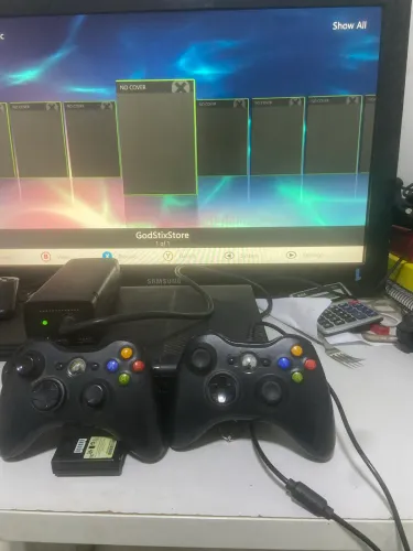 Xbox 360 Super Slim(fonte inclusa) 500GB Desbloqueado + 2 controles