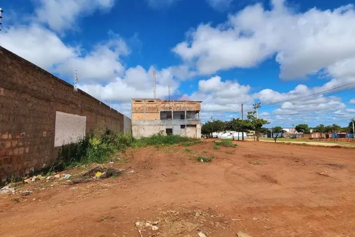 TERRENO DE 360M² NO CAMINHO DO MAR