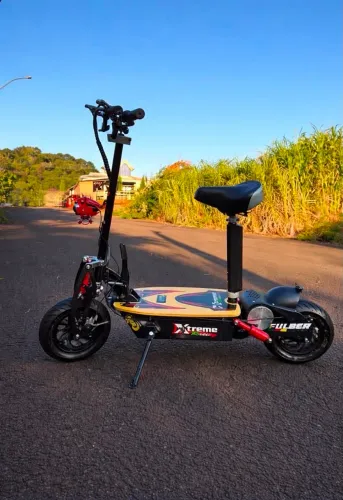 Patinete/scooter elétrica