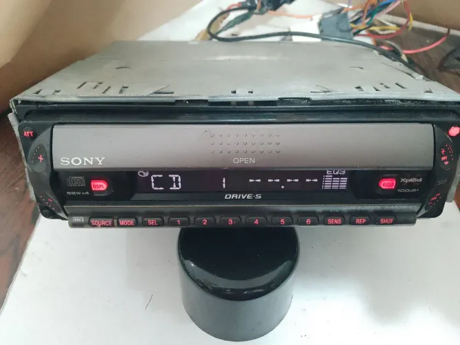 Cd Sony raro frente escamoteável funcionando 