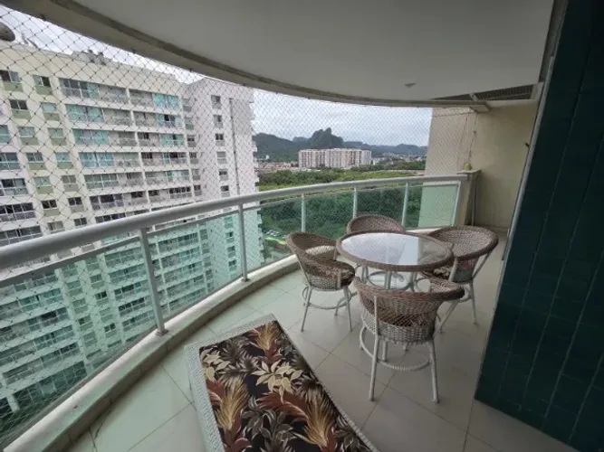 APARTAMENTO 3 QUARTOS SENDO 1 SUÍTE, COM VARANDÃO - BARRA OLÍMPICA.