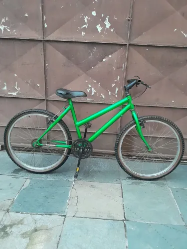 Bicicleta aro 24 (juvenil)