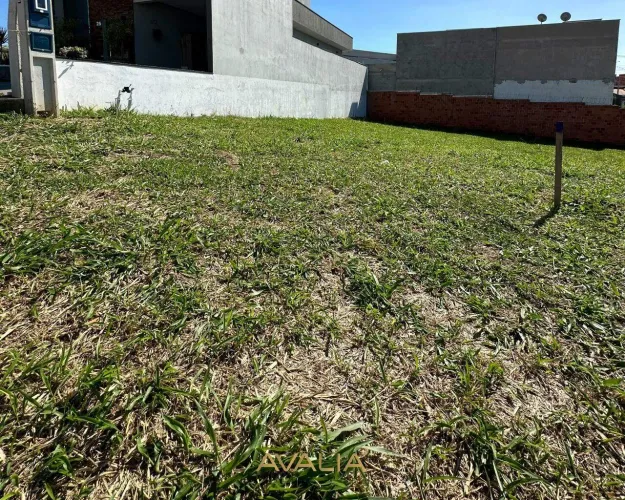 Terreno à venda no Condomínio Toscana