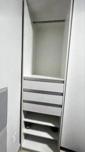 Roupeiro sem porta