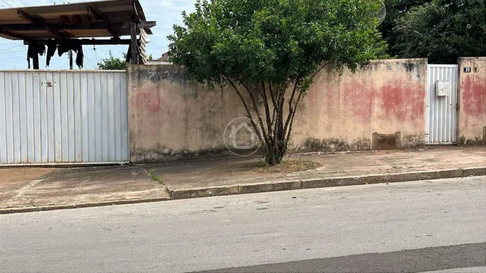 CASA NA ESQUINA