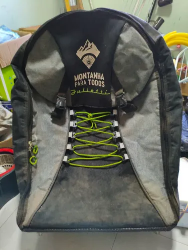 Mochila grande com Rodinhas