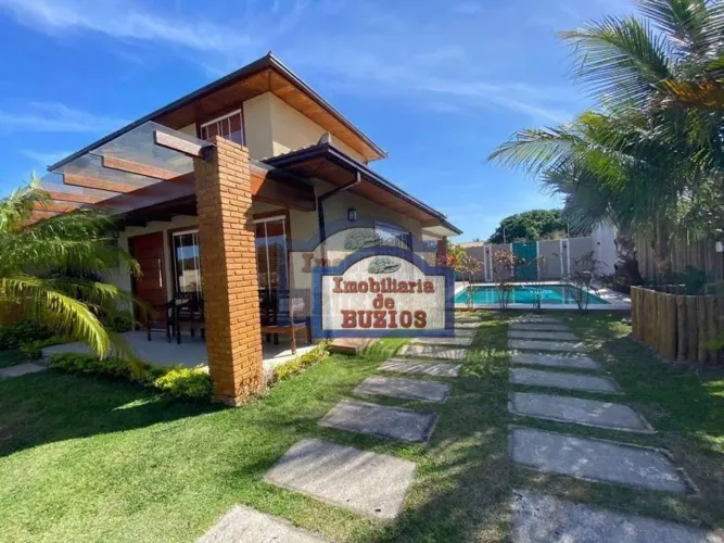 Casa em Condomínio a venda em Búzios na Baia Formosa