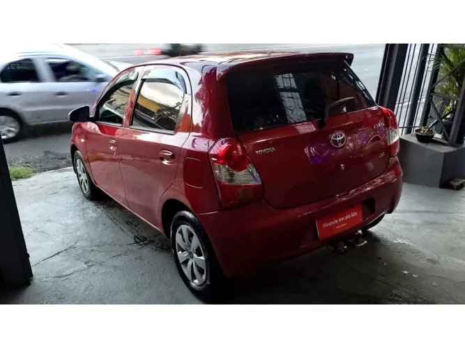 Toyota Etios X 1.3 Flex 16V 5P Mec. 2014