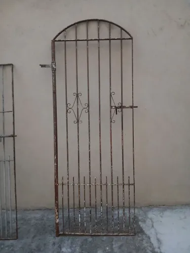 Portão social de ferro maciço
