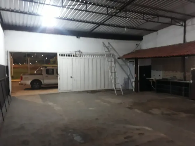 Alugo galpão + casa em Taguatinga em frente ao taguaparque 