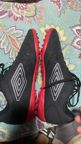Chuteira umbro n°40
