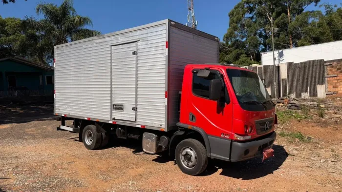 Mercedes-Benz Accelo 815 ano 2016 Baú