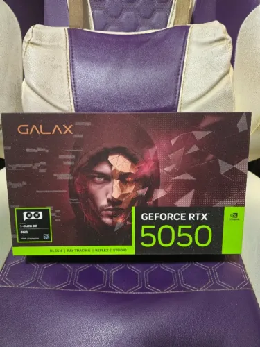 RTX 5050 Galax 1-Click OC 128BITS GDDR6 NVIDIA Geforce, 8GB, DLSS4-Lacrada-3 anos garantia