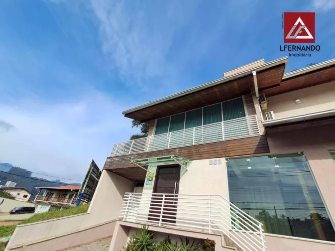 Oportunidade Exclusiva! Casa mobiliada de alto padrão no coração de Blumenau | 290 m² | Pr