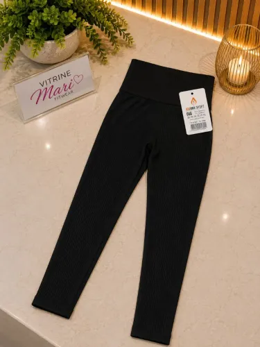 Legging Preta Canelada em Poliamida Premium 