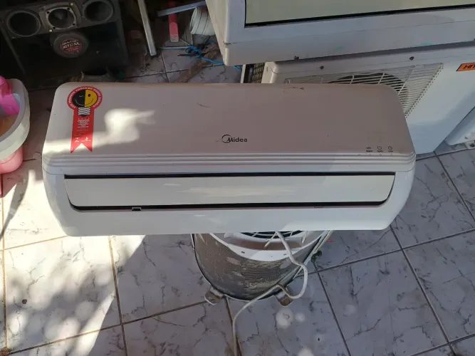 Split Midea 9000 btus