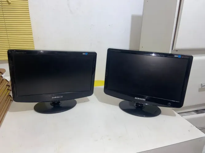 Lote de Monitor samsung 633nw 15,6" LCD widesceeen