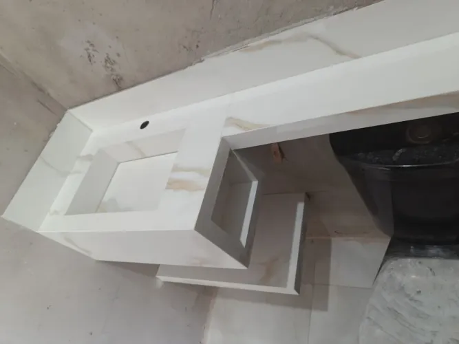 Pia de banheiro em porcelanato 