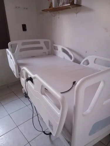 Cama motorizada hospitalar