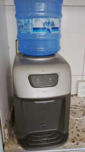  bebedouro eletrônico de galão Electrolux AcquaFresh (especificamente o modelo BE11X, 