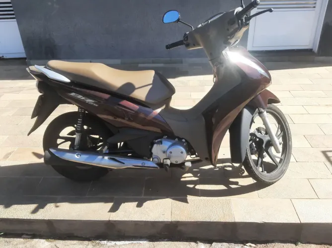 Vendo ou troco por moto de menor valor 