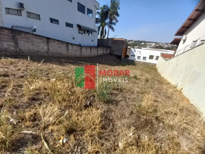 Terreno a venda na cidade de Vinhedo no bairro aquários