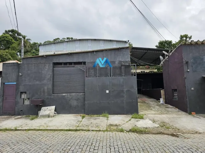 Aluga-se galpão no Tanque Caio