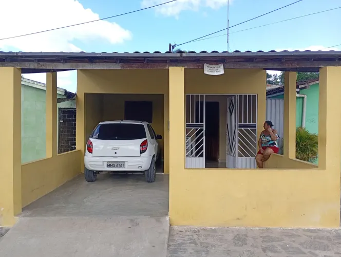 Vende-se casa na principal de CAPIM-PB próximo ao mercado público.