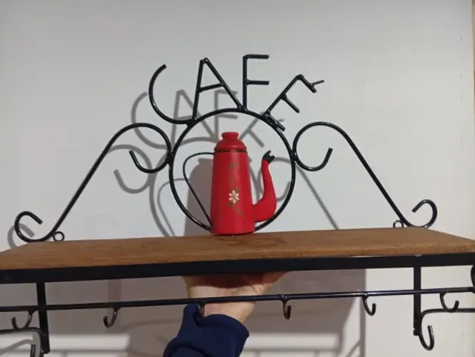 Prateleira para cantinho do café rustica