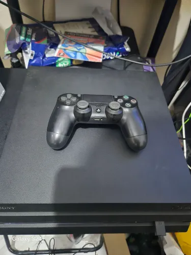 PlayStation 4 pro 1 tera desbloqueado lotado de jogos