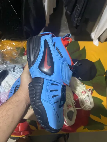 Tênis Nike x ambush