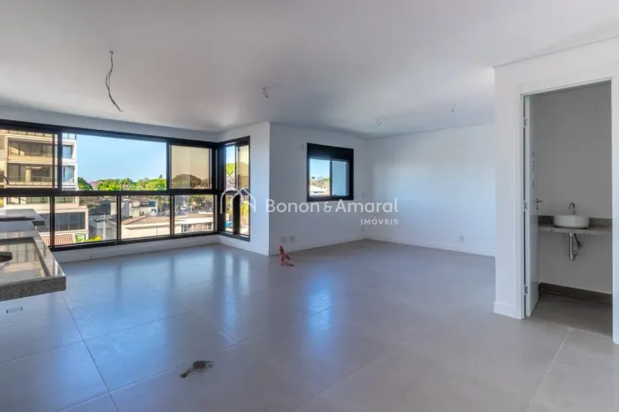 APARTAMENTO 1 DORMITÓRIO, 1 SUÍTE, LAVABO E 2 VAGAS DE GARAGEM
