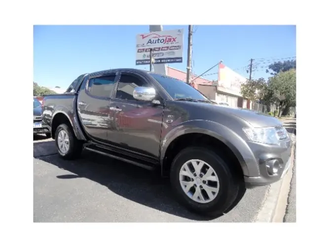 Mitsubishi L200 Triton HLS 2.4 Flex 16V CD Mec. 2016