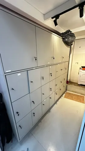 Armários com chave feito em marcenaria